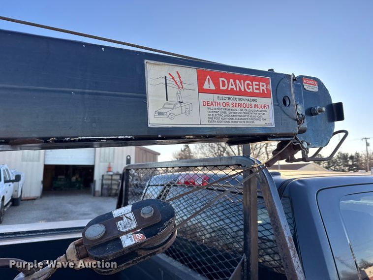 image for item FB0532 2010 Dodge Ram 3500 Crew Cab utility bed pickup truck