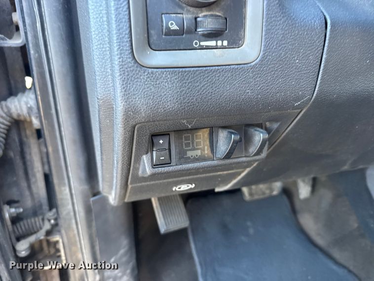 image for item FB0532 2010 Dodge Ram 3500 Crew Cab utility bed pickup truck