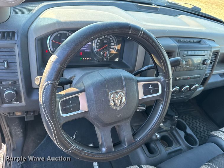 image for item FB0532 2010 Dodge Ram 3500 Crew Cab utility bed pickup truck