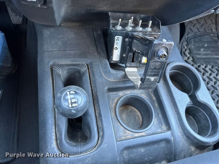 image for item FB0532 2010 Dodge Ram 3500 Crew Cab utility bed pickup truck