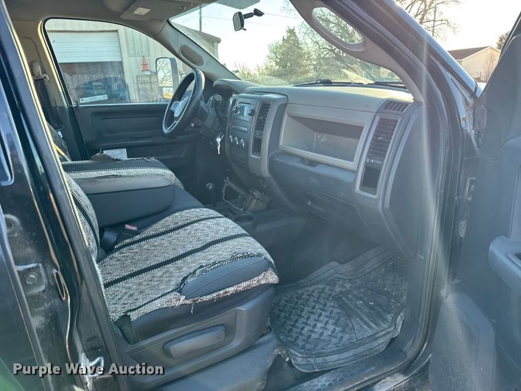 image for item FB0532 2010 Dodge Ram 3500 Crew Cab utility bed pickup truck