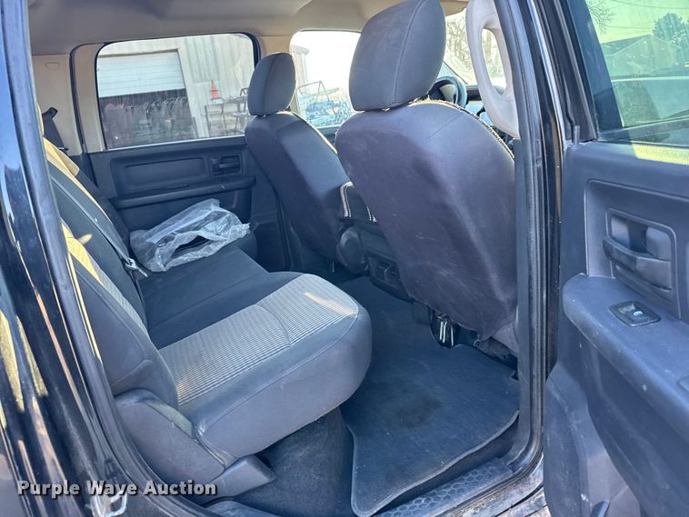 image for item FB0532 2010 Dodge Ram 3500 Crew Cab utility bed pickup truck