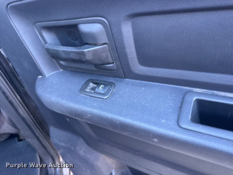 image for item FB0532 2010 Dodge Ram 3500 Crew Cab utility bed pickup truck