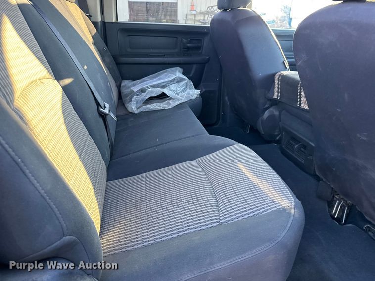 image for item FB0532 2010 Dodge Ram 3500 Crew Cab utility bed pickup truck