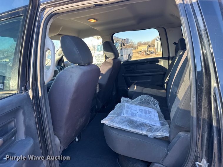 image for item FB0532 2010 Dodge Ram 3500 Crew Cab utility bed pickup truck