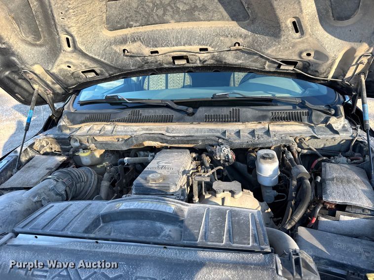 image for item FB0532 2010 Dodge Ram 3500 Crew Cab utility bed pickup truck