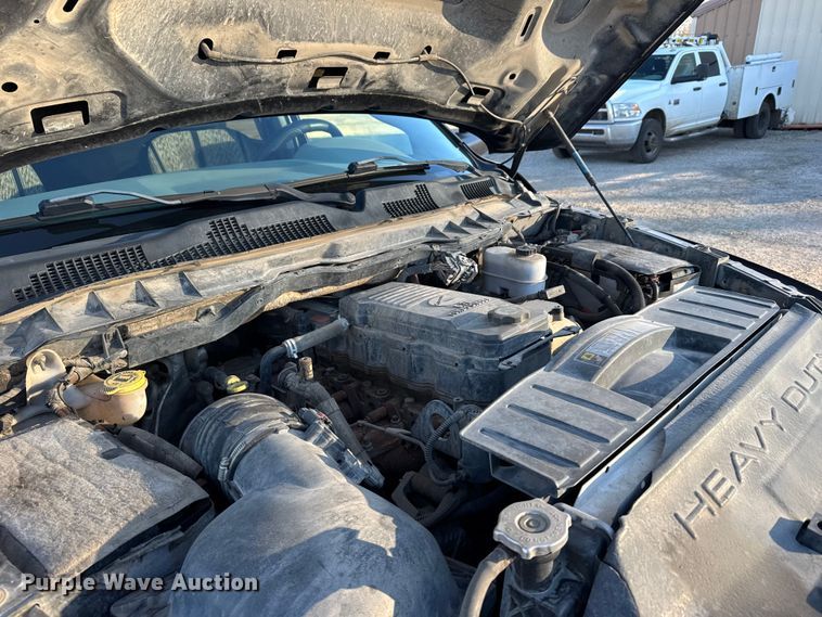 image for item FB0532 2010 Dodge Ram 3500 Crew Cab utility bed pickup truck