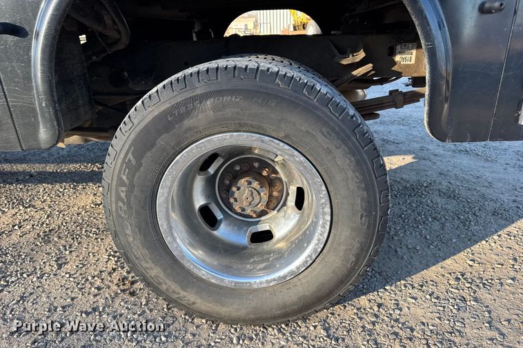 image for item FB0532 2010 Dodge Ram 3500 Crew Cab utility bed pickup truck