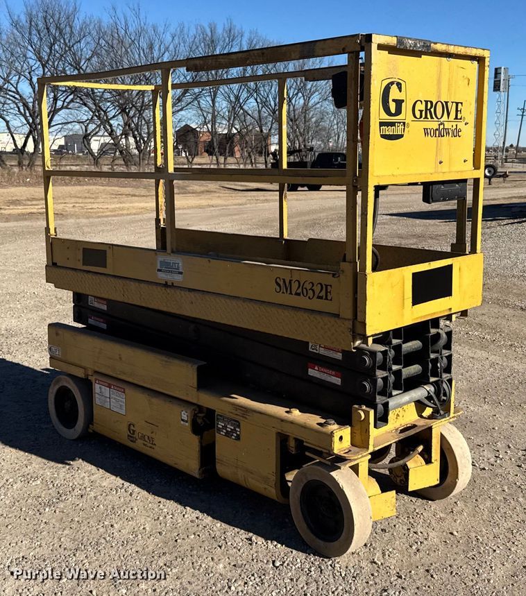 image for item FB0536 Grove SM2632E scissor lift