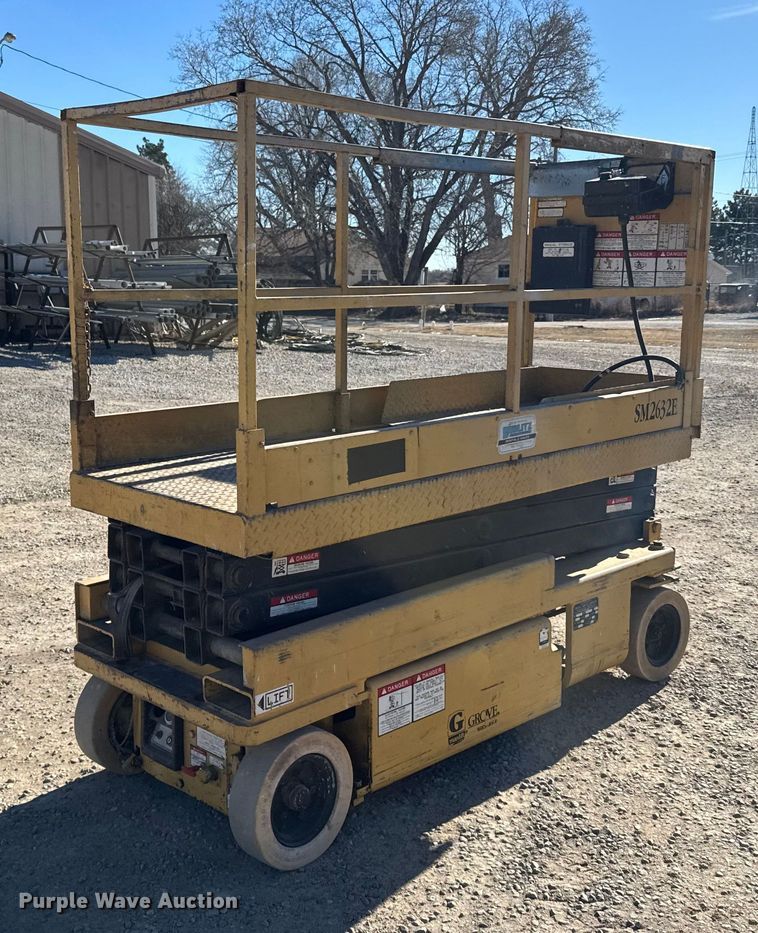 image for item FB0536 Grove SM2632E scissor lift