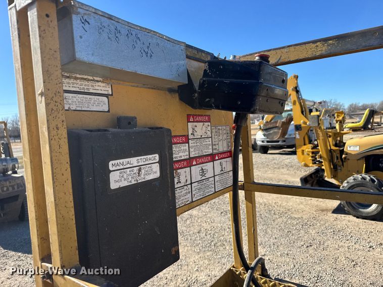 image for item FB0536 Grove SM2632E scissor lift