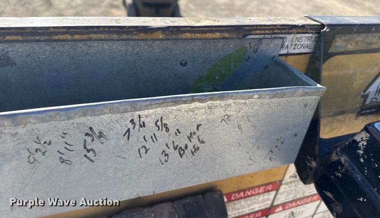 image for item FB0536 Grove SM2632E scissor lift