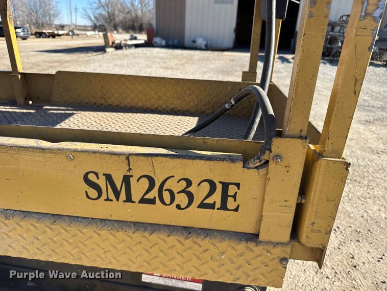 image for item FB0536 Grove SM2632E scissor lift