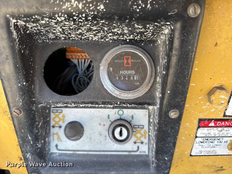 image for item FB0536 Grove SM2632E scissor lift