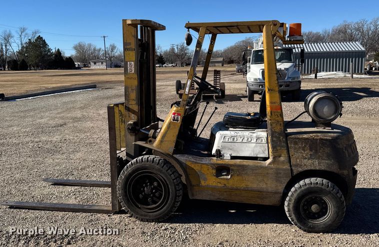 image for item FB0537 Toyota FG30 forklift