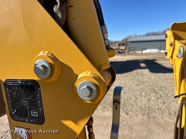 image for item FB0538 2012 Vermeer RTX550 trencher with equipment trailer