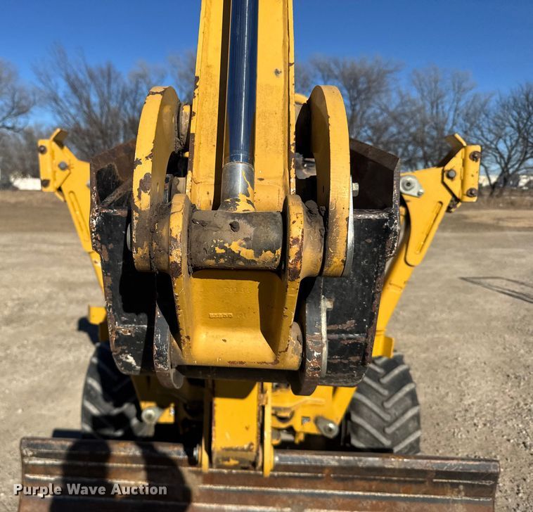 image for item FB0538 2012 Vermeer RTX550 trencher with equipment trailer