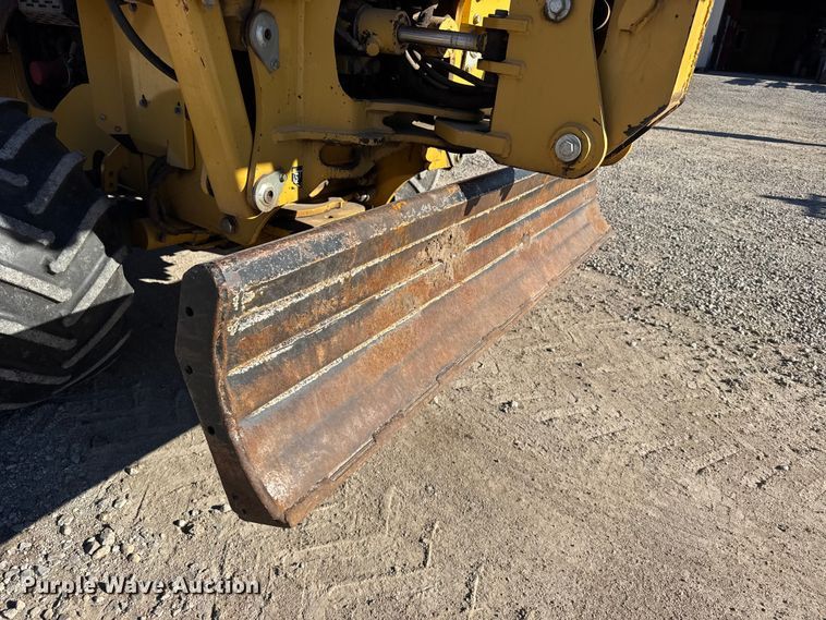 image for item FB0538 2012 Vermeer RTX550 trencher with equipment trailer