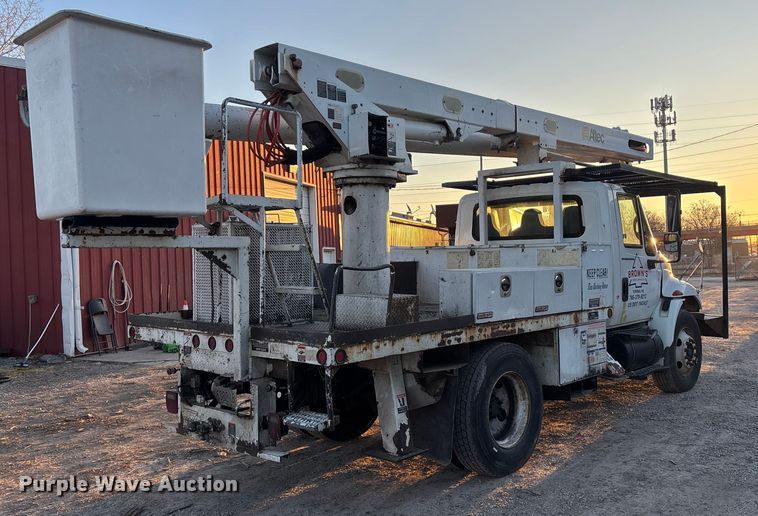 image for item FG1601 2005 International 4300 bucket truck