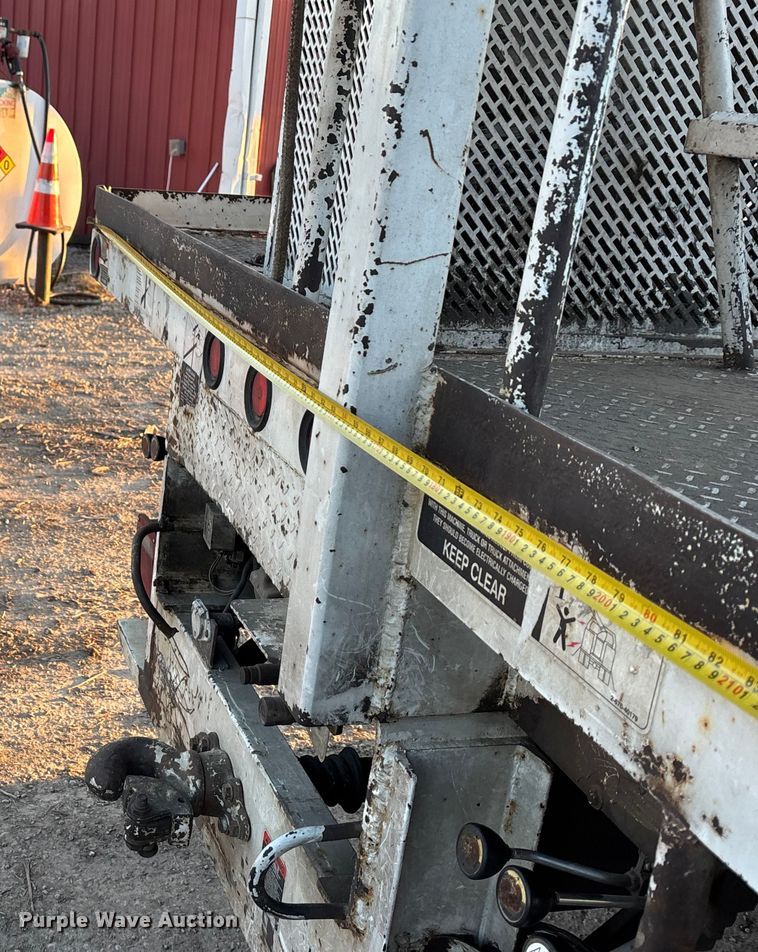 image for item FG1601 2005 International 4300 bucket truck