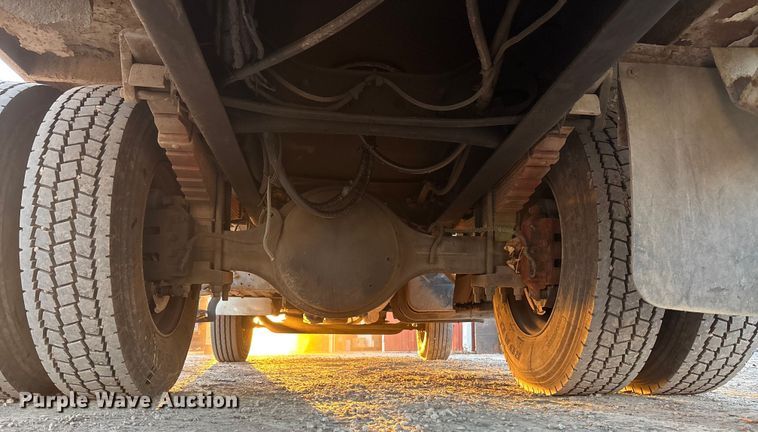 image for item FG1601 2005 International 4300 bucket truck