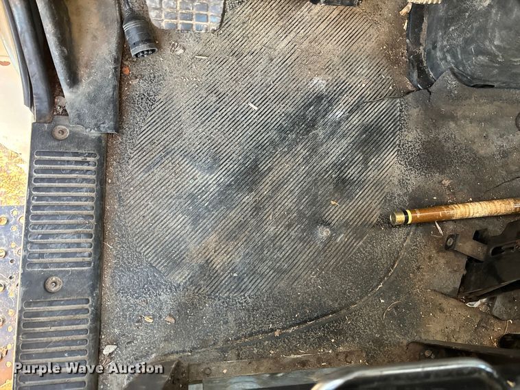 image for item FG1601 2005 International 4300 bucket truck