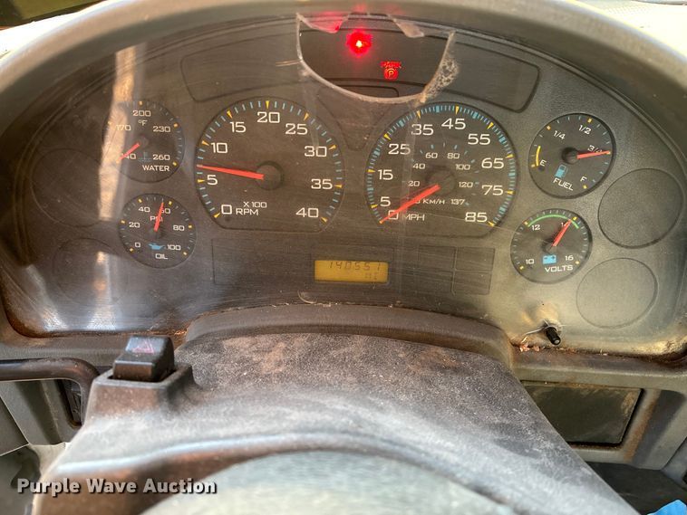 image for item FG1601 2005 International 4300 bucket truck