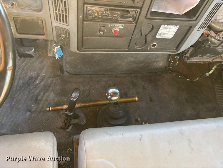 image for item FG1601 2005 International 4300 bucket truck