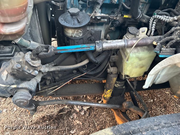 image for item FG1601 2005 International 4300 bucket truck