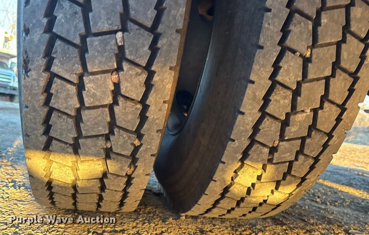 image for item FG1601 2005 International 4300 bucket truck