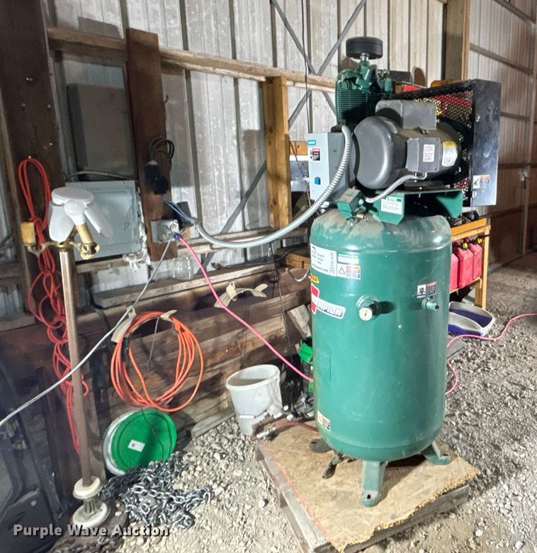 image for item FG1636 2002 Champion VR 7F Air compressor