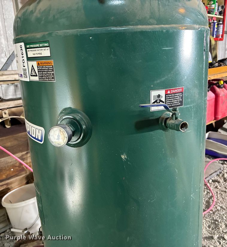 image for item FG1636 2002 Champion VR 7F Air compressor