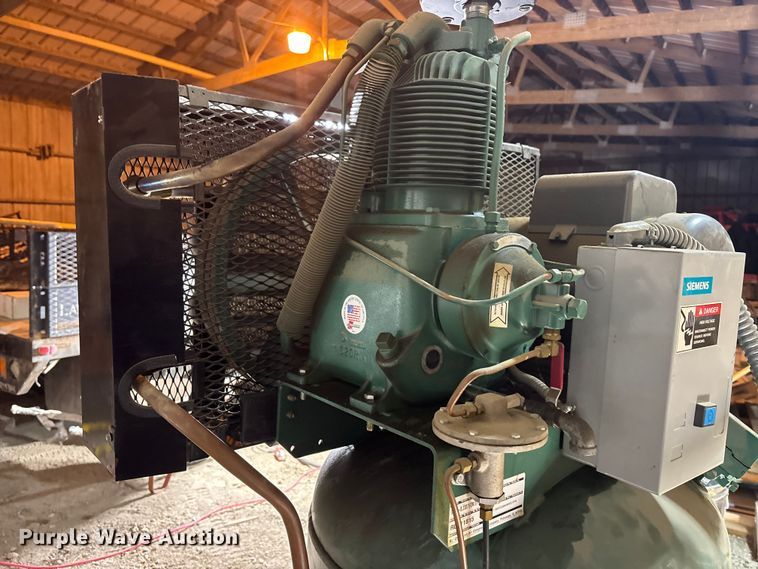 image for item FG1636 2002 Champion VR 7F Air compressor