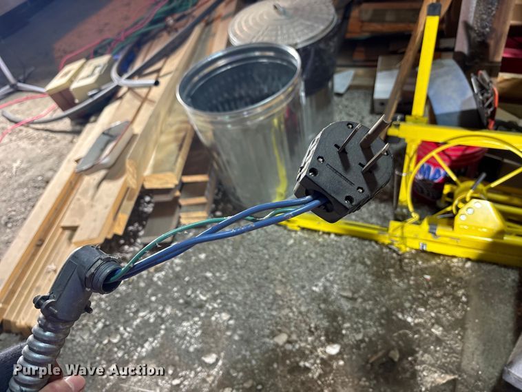 image for item FG1636 2002 Champion VR 7F Air compressor