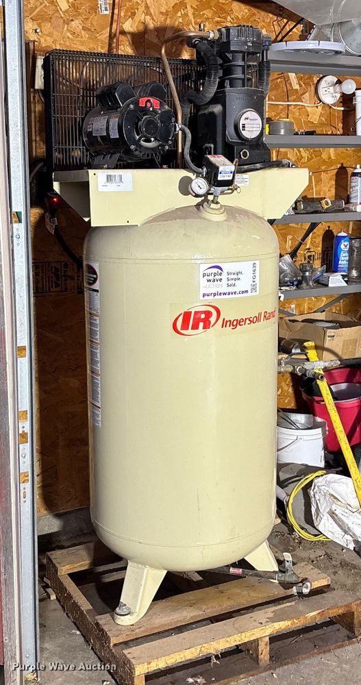 image for item FG1639 2013 Ingersoll rand TSN4N5 air compressor