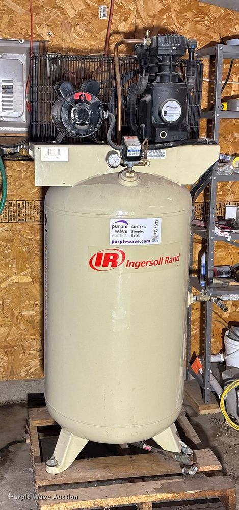 image for item FG1639 2013 Ingersoll rand TSN4N5 air compressor