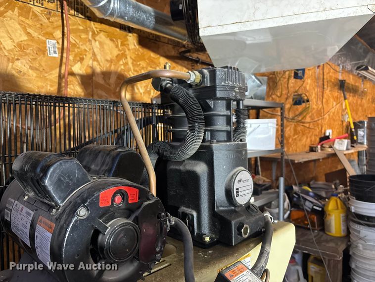 image for item FG1639 2013 Ingersoll rand TSN4N5 air compressor