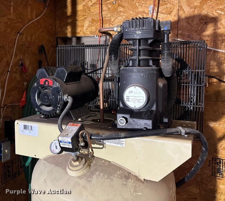 image for item FG1639 2013 Ingersoll rand TSN4N5 air compressor