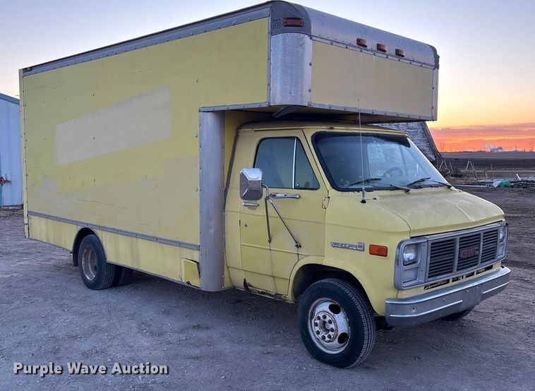 image for item FG1640 1989 GMC Vandura 3500 box truck