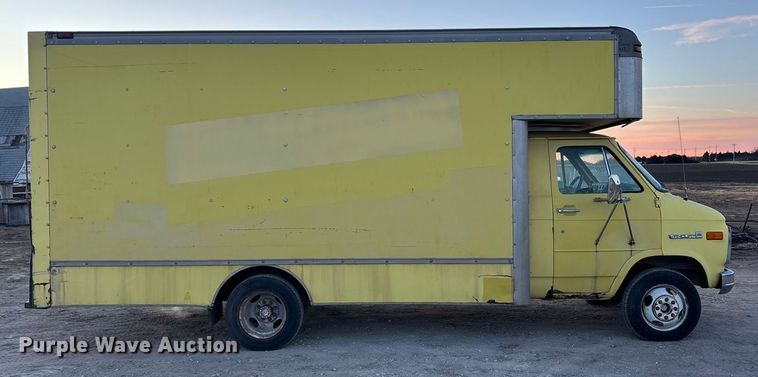 image for item FG1640 1989 GMC Vandura 3500 box truck