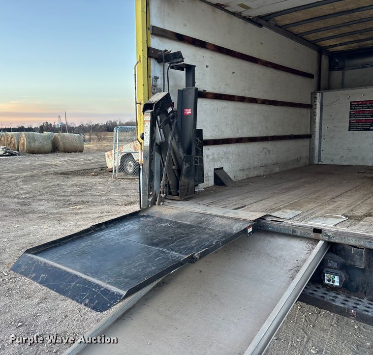 image for item FG1640 1989 GMC Vandura 3500 box truck