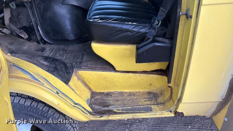 image for item FG1640 1989 GMC Vandura 3500 box truck