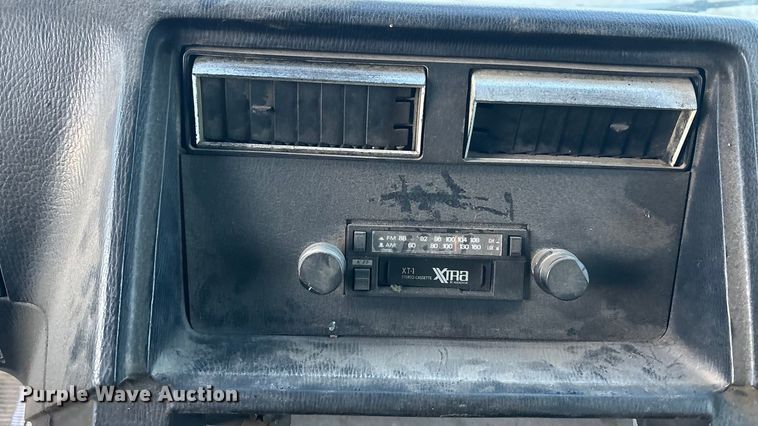 image for item FG1640 1989 GMC Vandura 3500 box truck