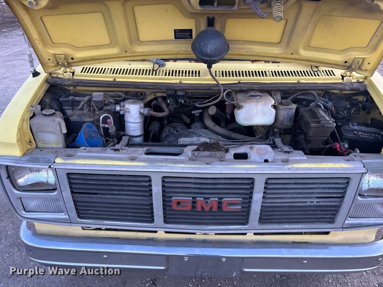 image for item FG1640 1989 GMC Vandura 3500 box truck
