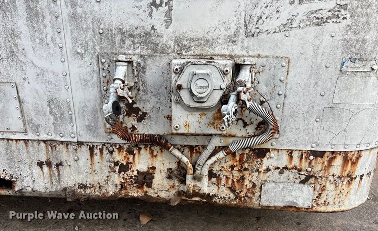 image for item FG1663 Fruehauff storage container