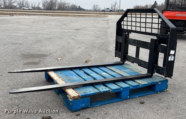 image for item FG2511 2025 Giyi skid steer forks