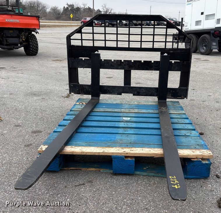 image for item FG2511 2025 Giyi skid steer forks