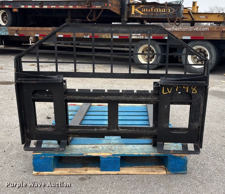 image for item FG2511 2025 Giyi skid steer forks