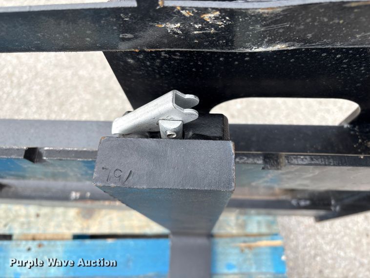 image for item FG2511 2025 Giyi skid steer forks