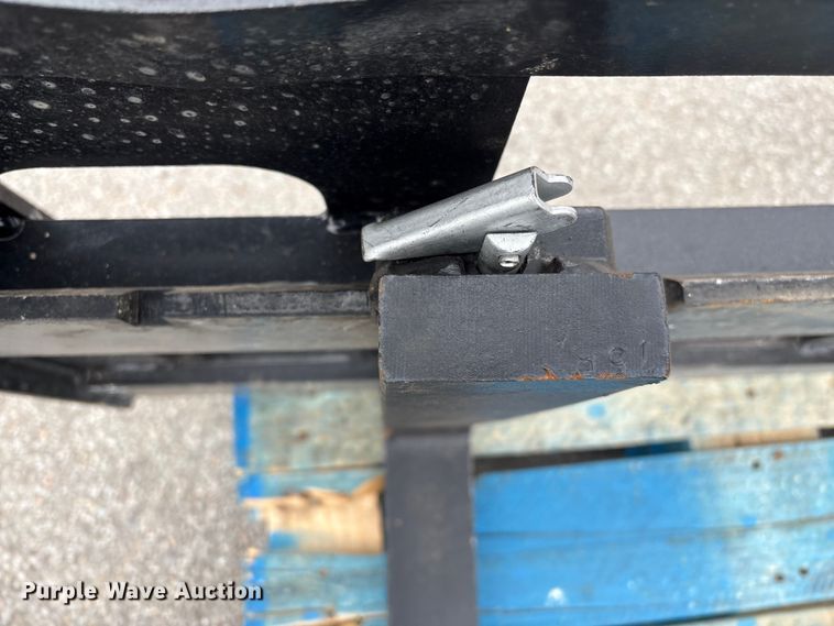 image for item FG2511 2025 Giyi skid steer forks